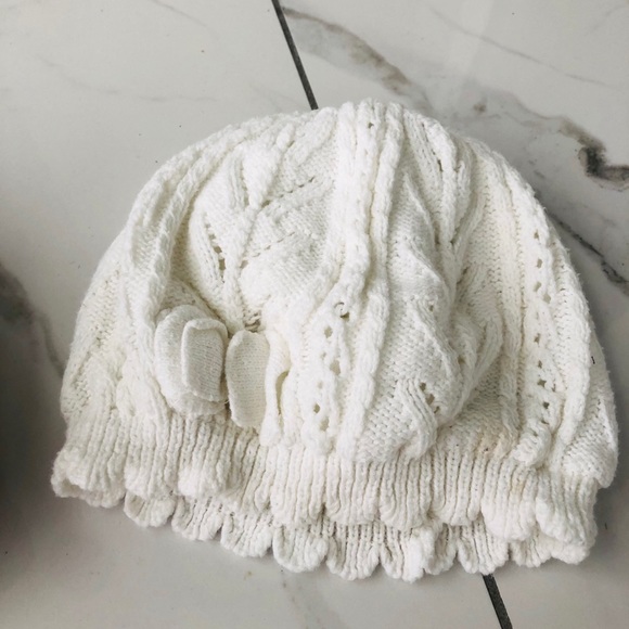 Booties and toque - Picture 6 of 6